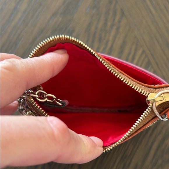 Dooney & Bourke Pebbled Leather Key Holder NWOT - Picture 6 of 6